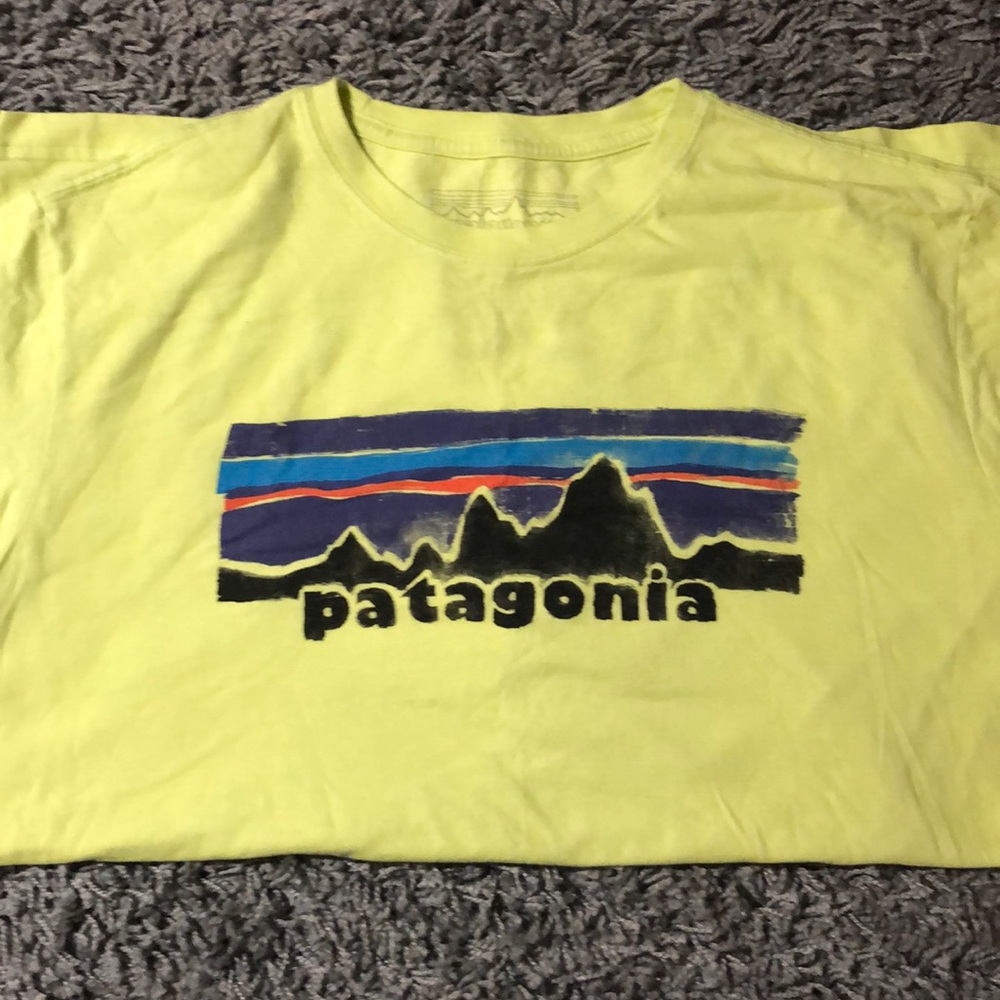 Men’s Patagonia XL lime green T-shirt